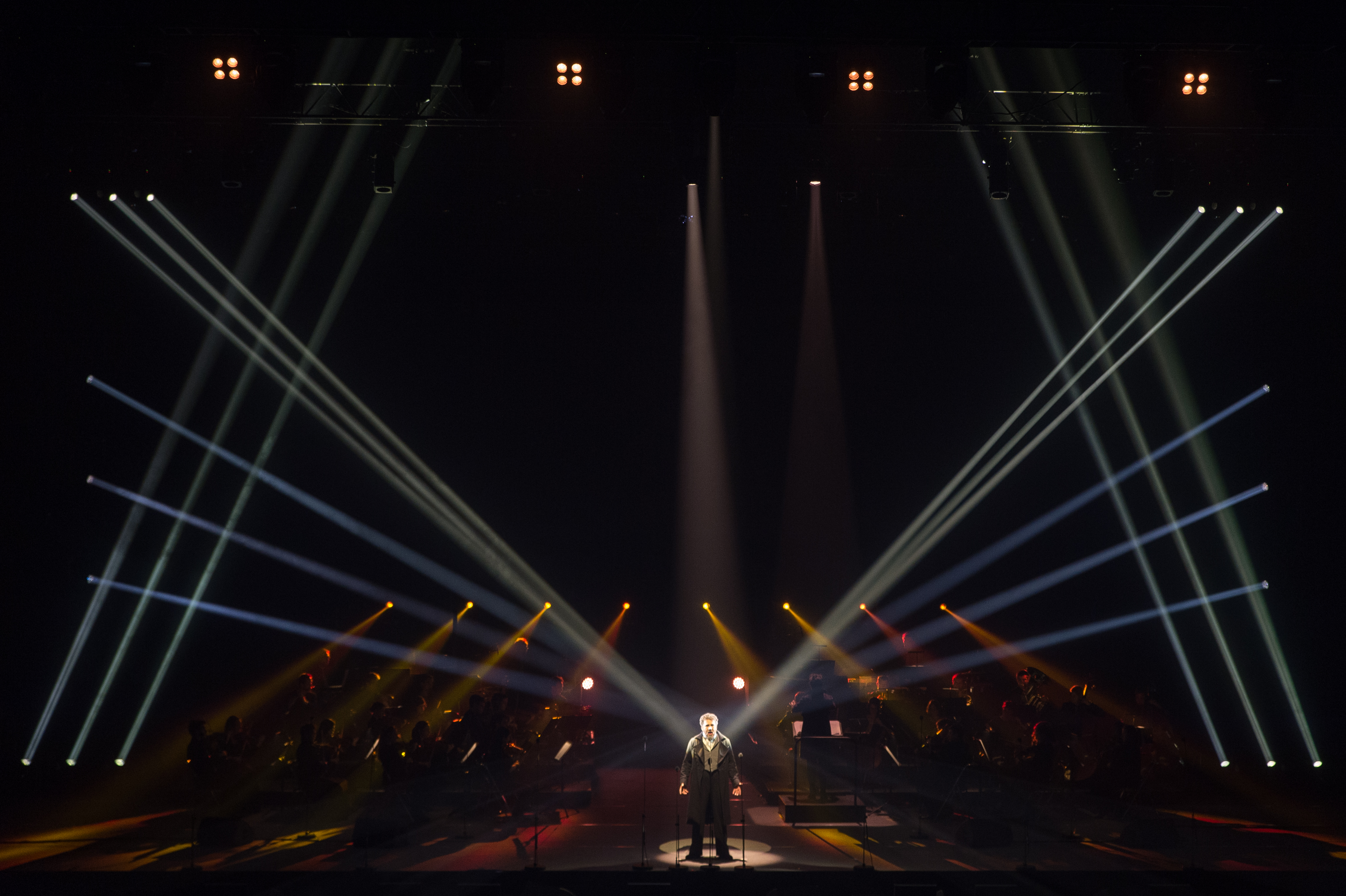 Les Misrable in french concerts production image 2