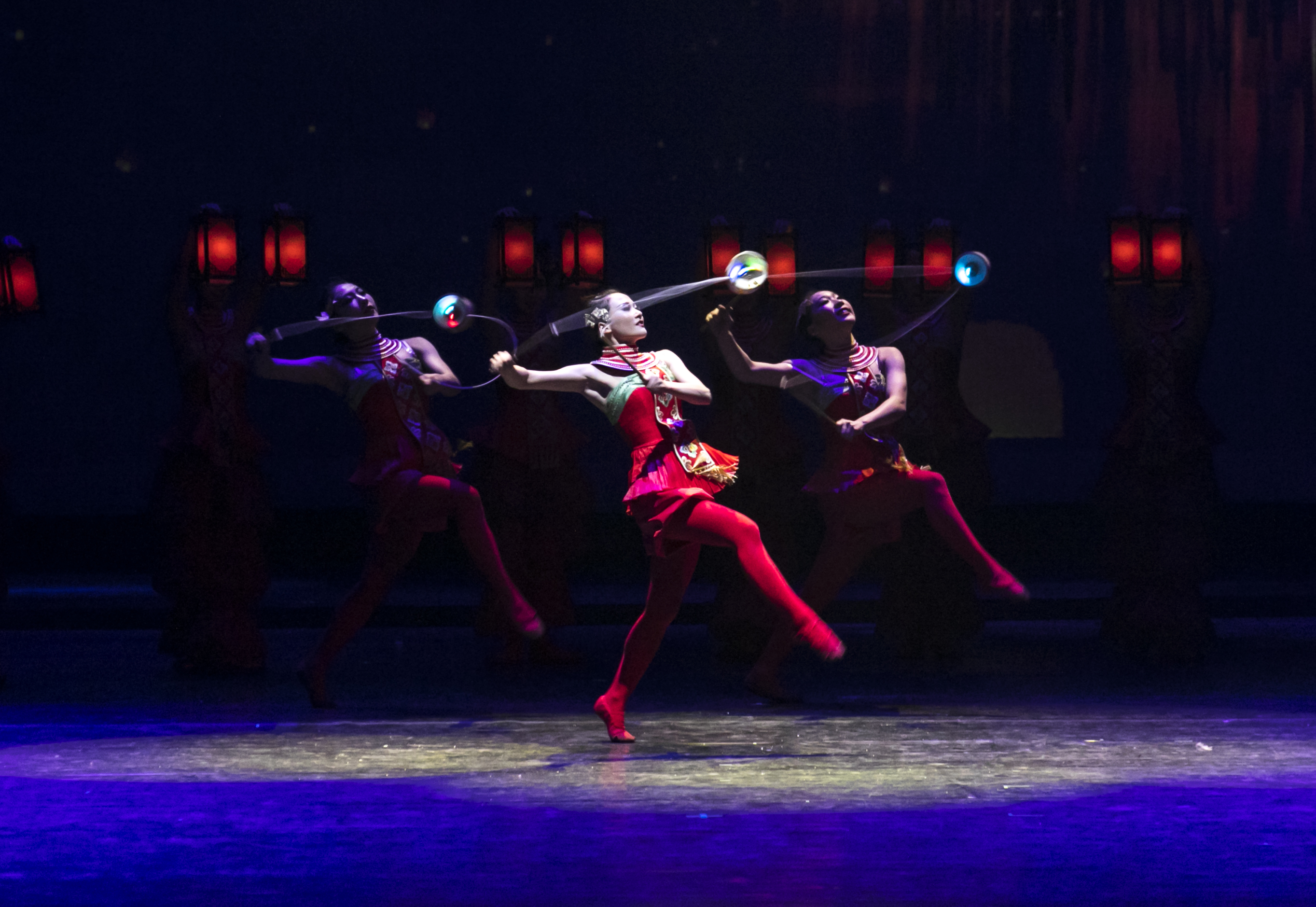 the Acrobat Ballet Swan Lake production image 3