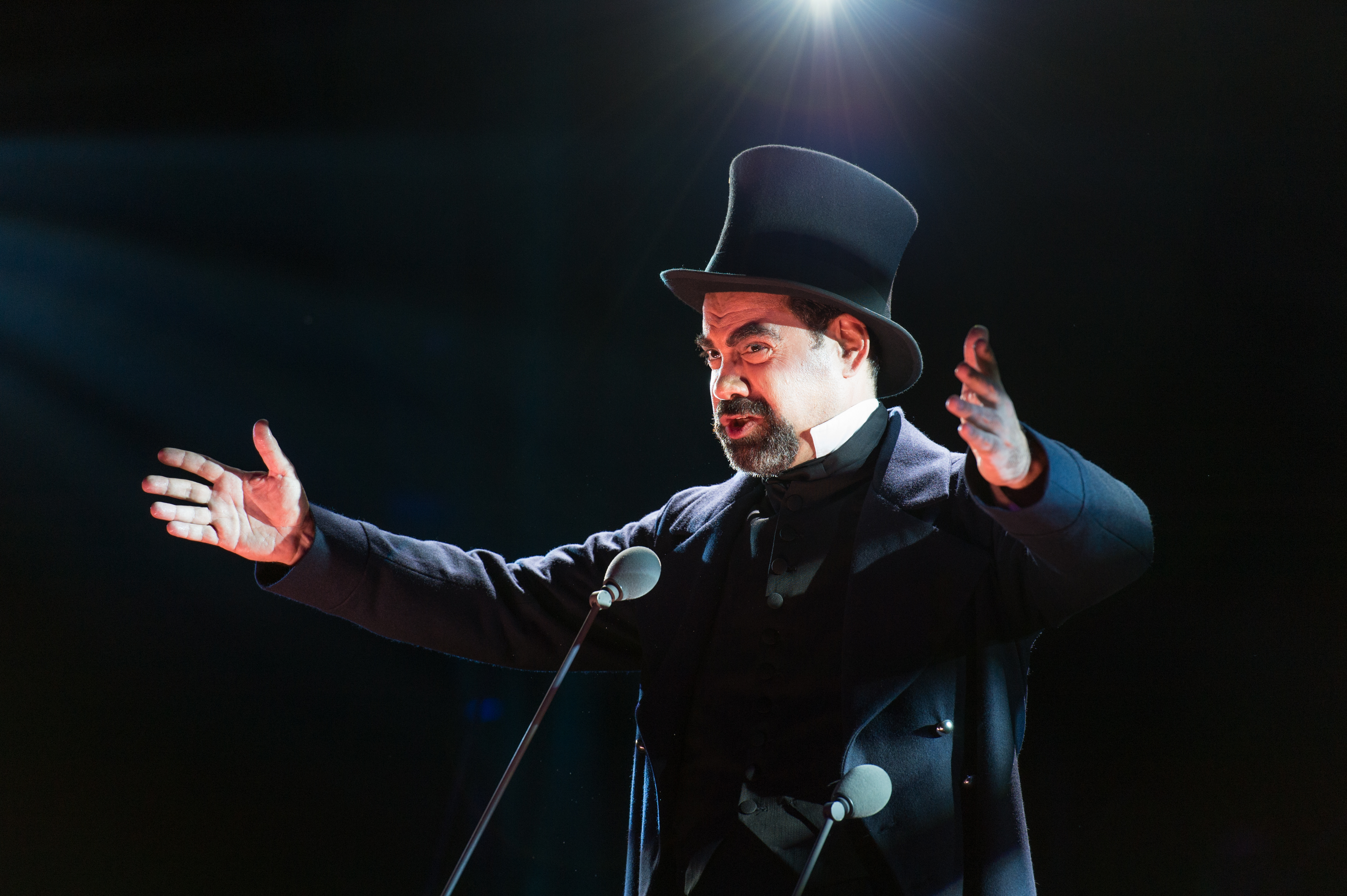Les Misrable in french concerts production image 6