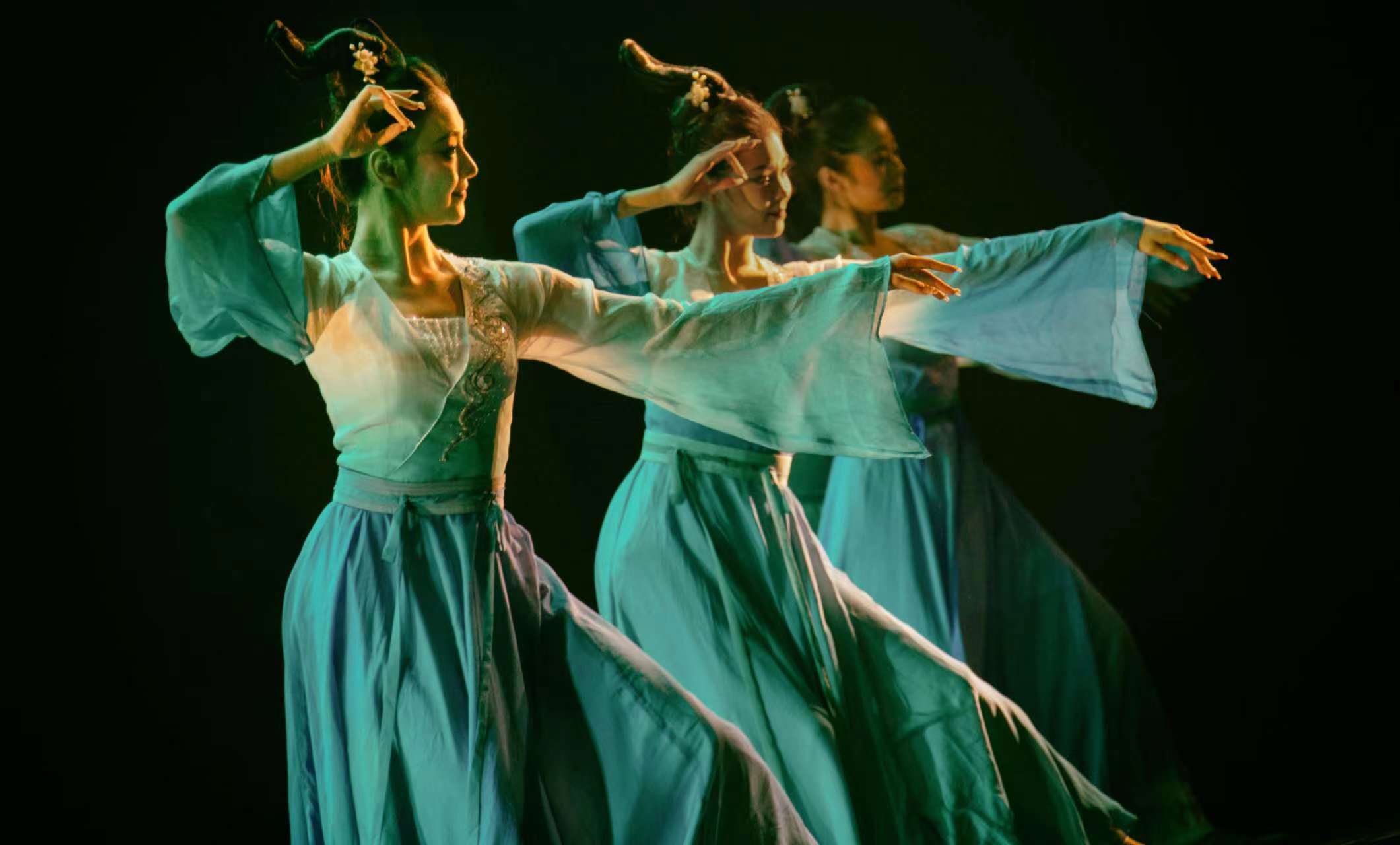 CHINA DANCE production image 10