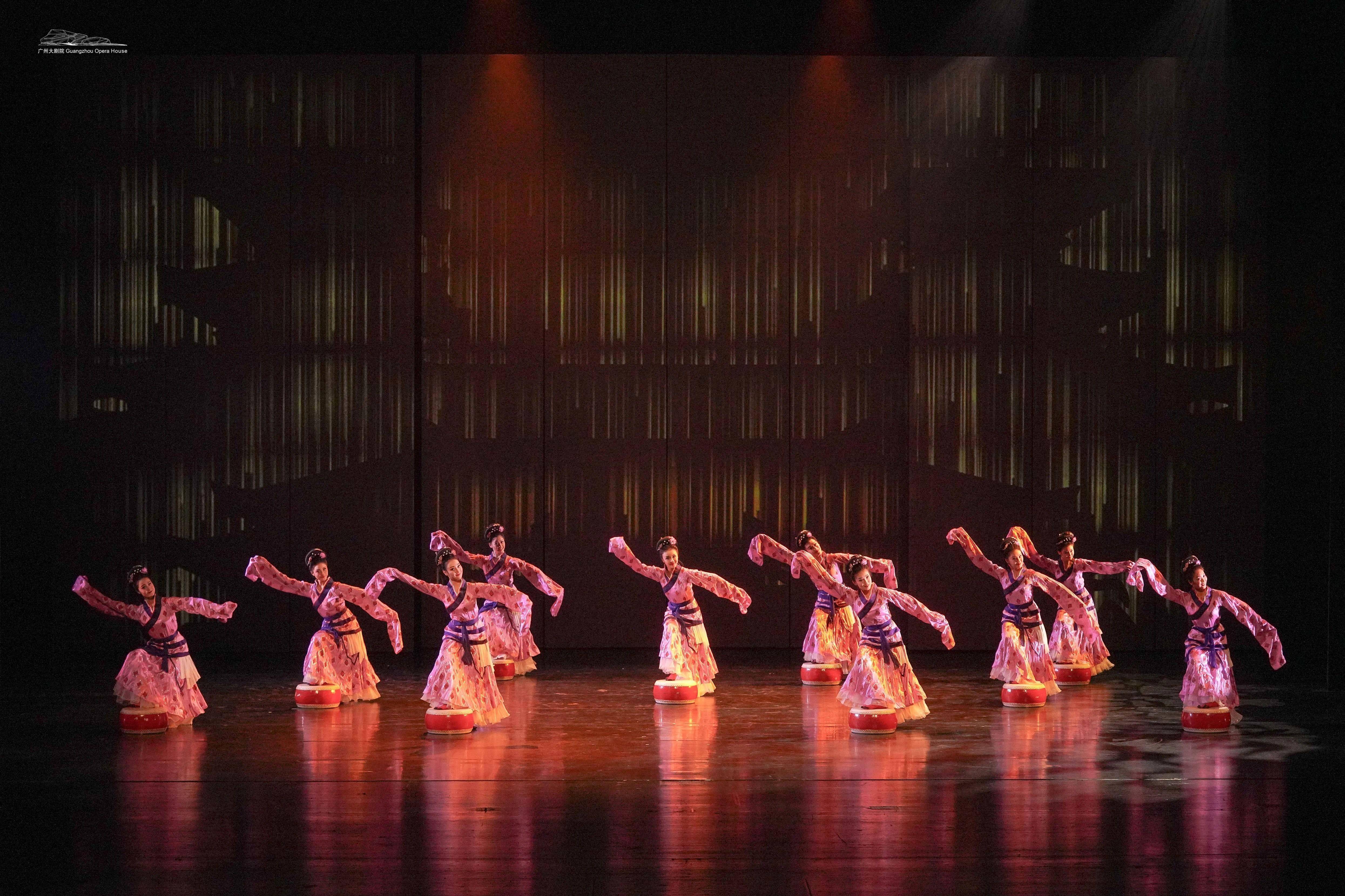CHINA DANCE production image 14