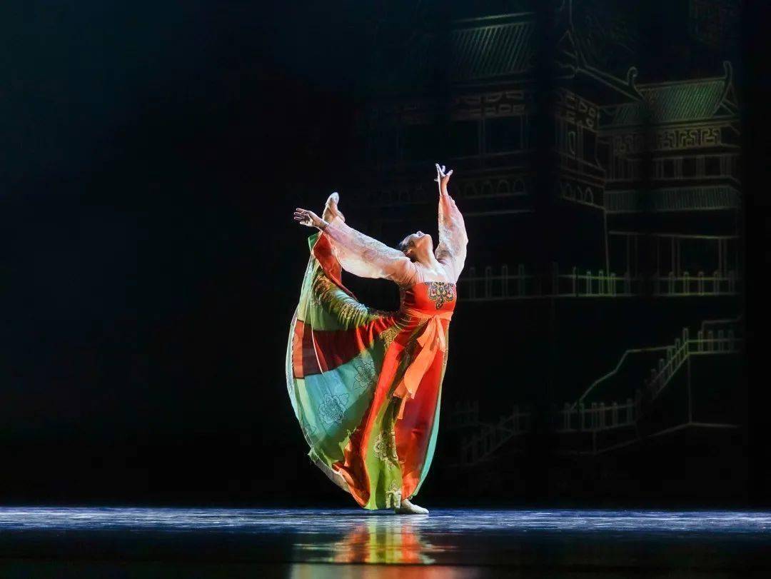 CHINA DANCE production image 8