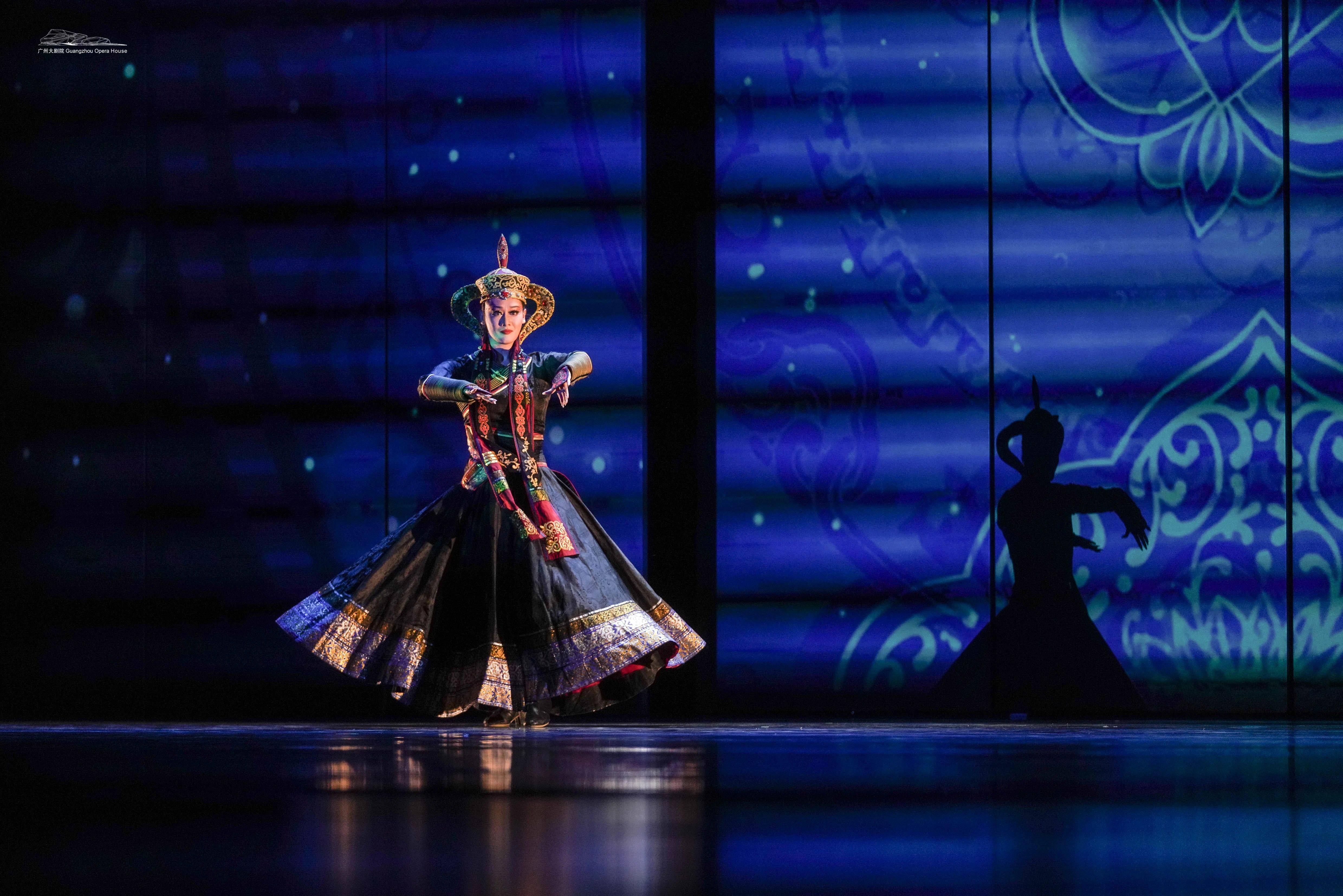 CHINA DANCE production image 6